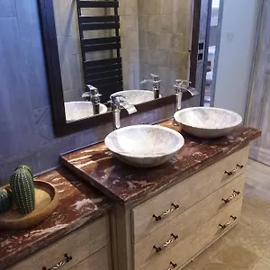 Couette-café Pour 2 Personnes Avec Salle De Bain Privée Tourves